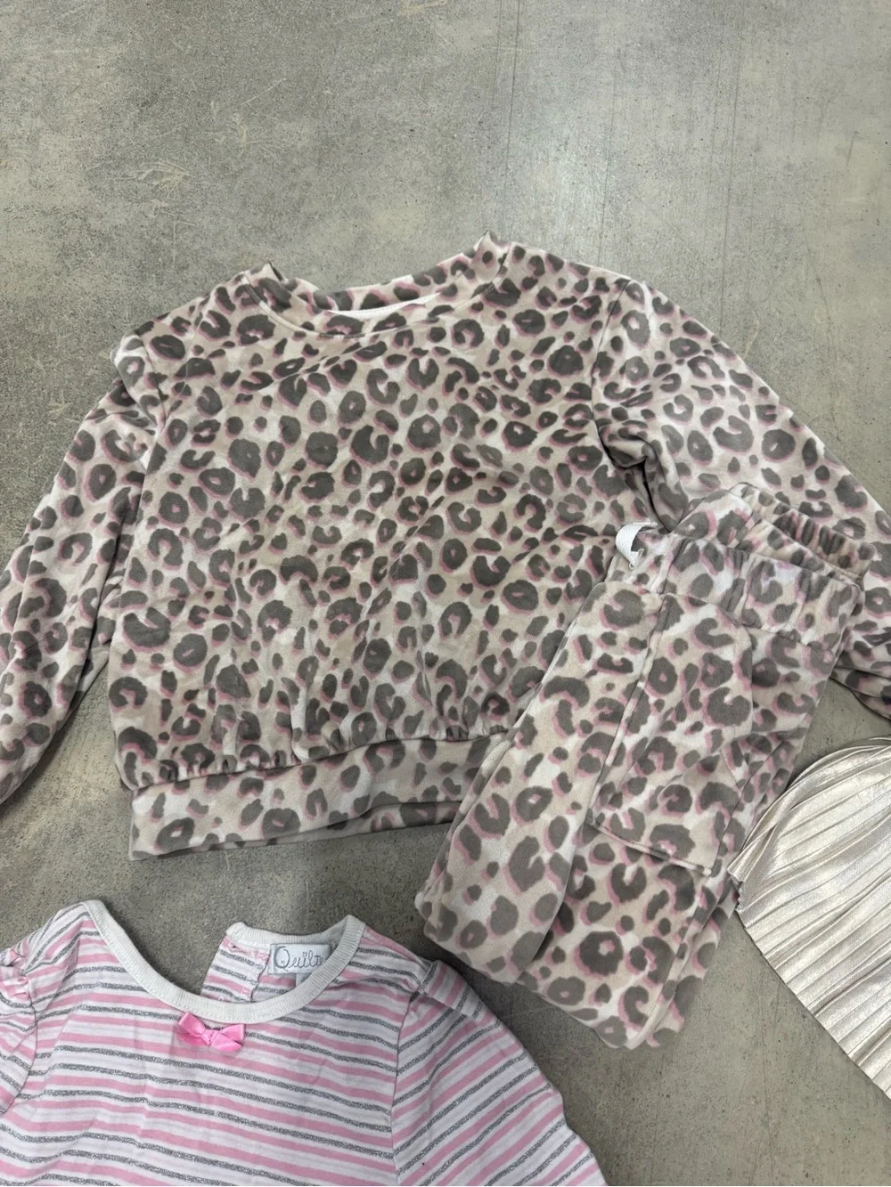 Lot girls 4T clothing various brands